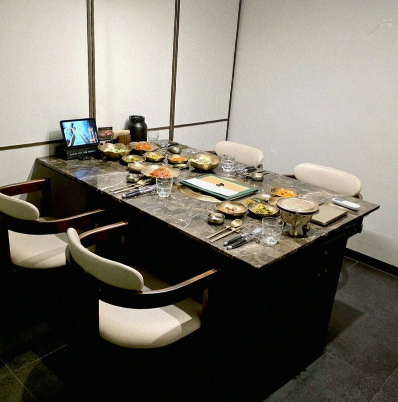 대보정 여의도점 · 샛강역 맛집 · 한 상 가득 차려진 한우 오마카세 코스