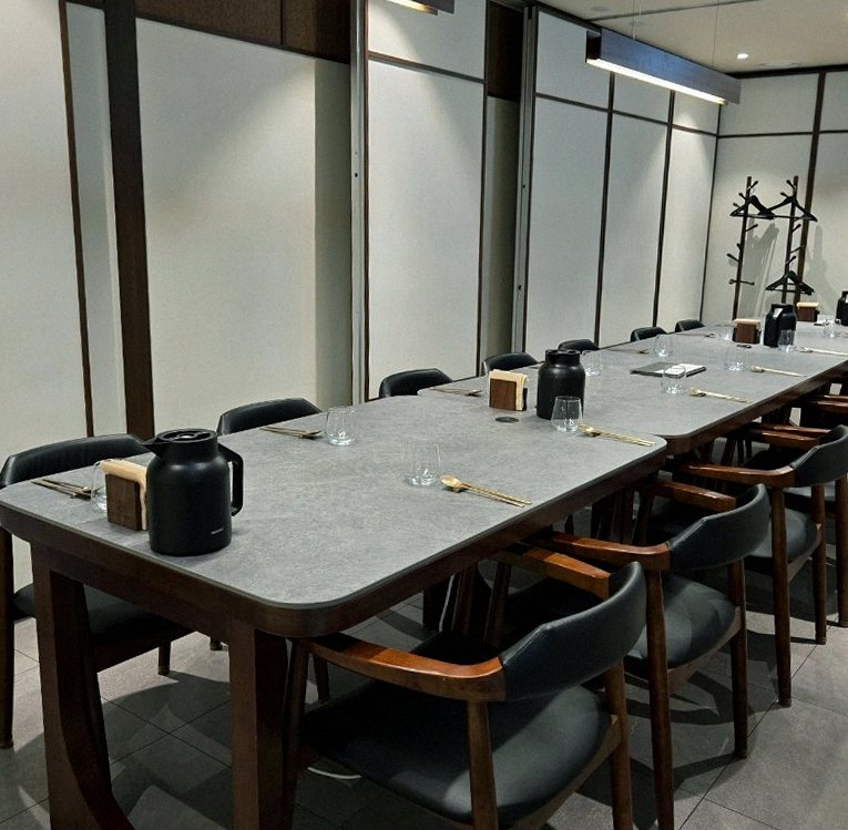 고우가 역삼점 강남 · 전 좌석 프라이빗 룸 내부 분위기