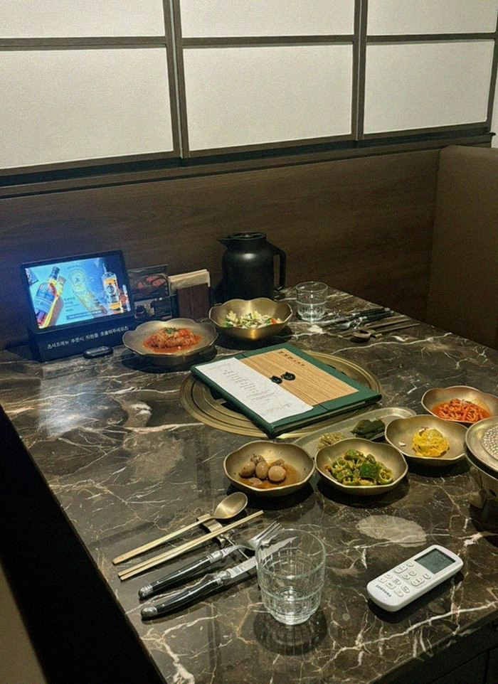 DAEBOJUNG Yeouido · the full Hanwoo omakase table