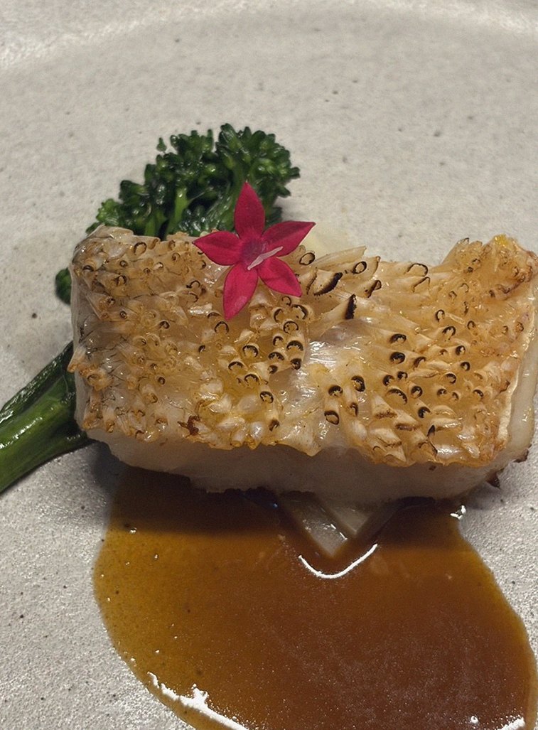 GOWOOGA Yeouido · seafood course served alongside the beef