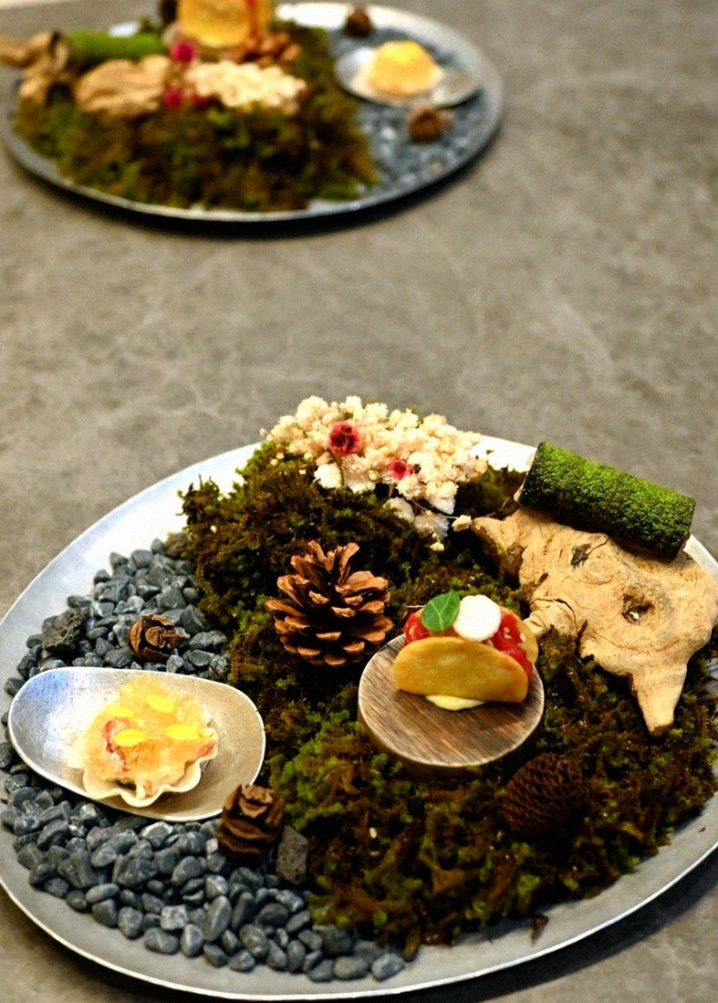 GOWOOGA Yeouido · fresh Hanwoo beef tartare (yukhoe)