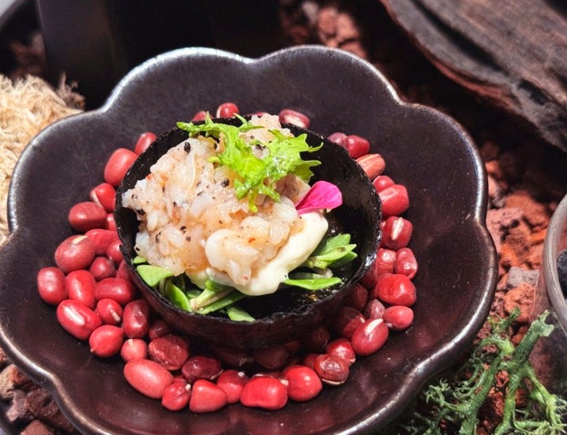 WOOHANA Yeouido · fresh Hanwoo beef tartare (yukhoe)