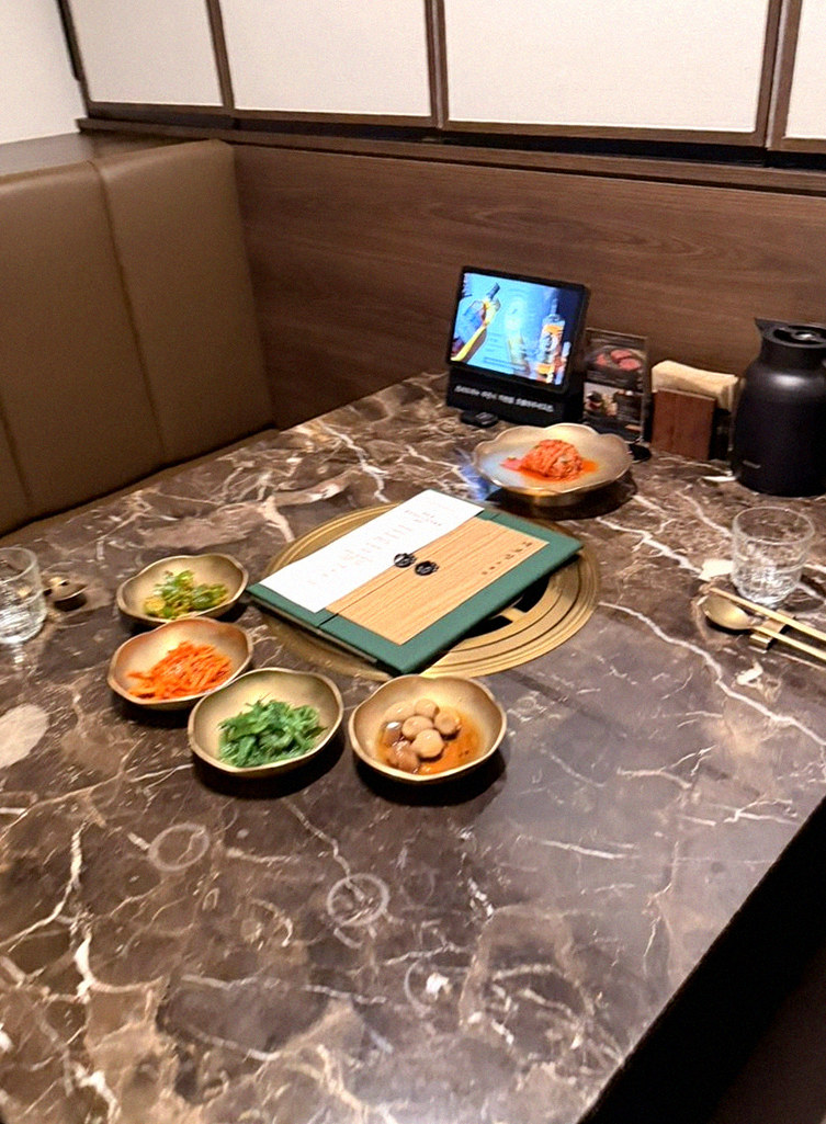 DAEBOJUNG City Hall · the full Hanwoo omakase table