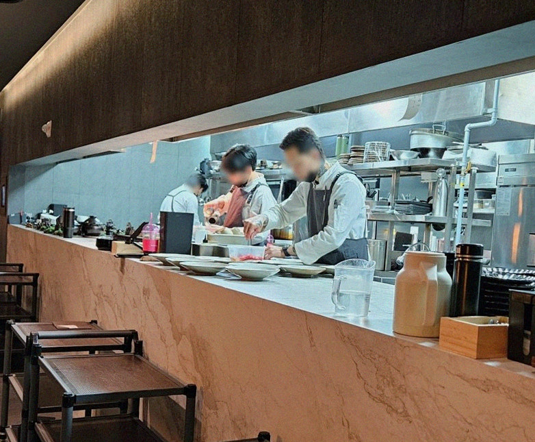 우하나 여의도점 · 여의도 더현대서울 맛집 · 코스에 곁들여지는 해산물 요리