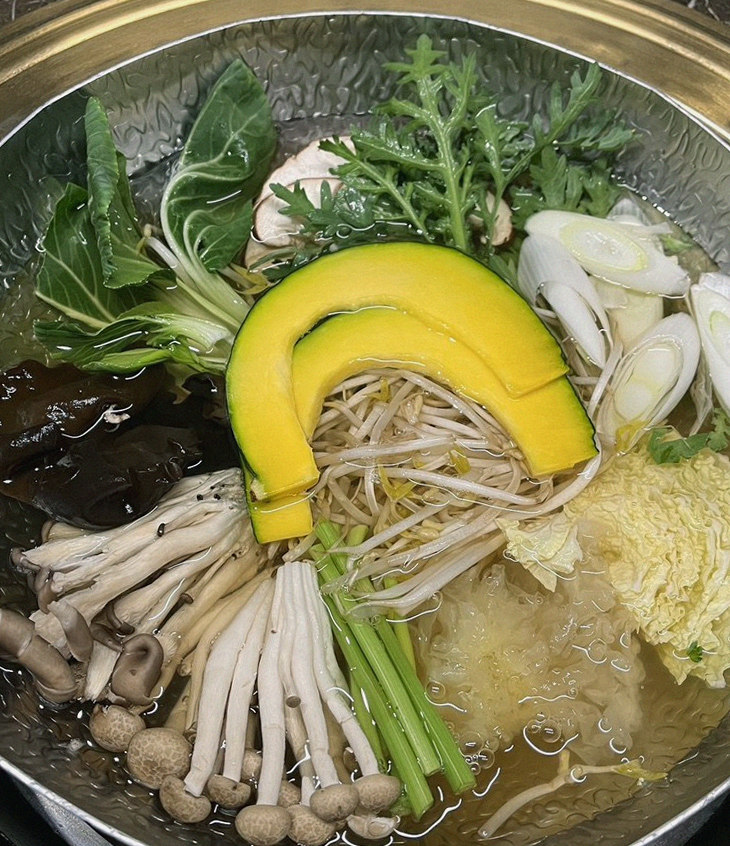 DAEBOJUNG City Hall · a warm soup to finish the course