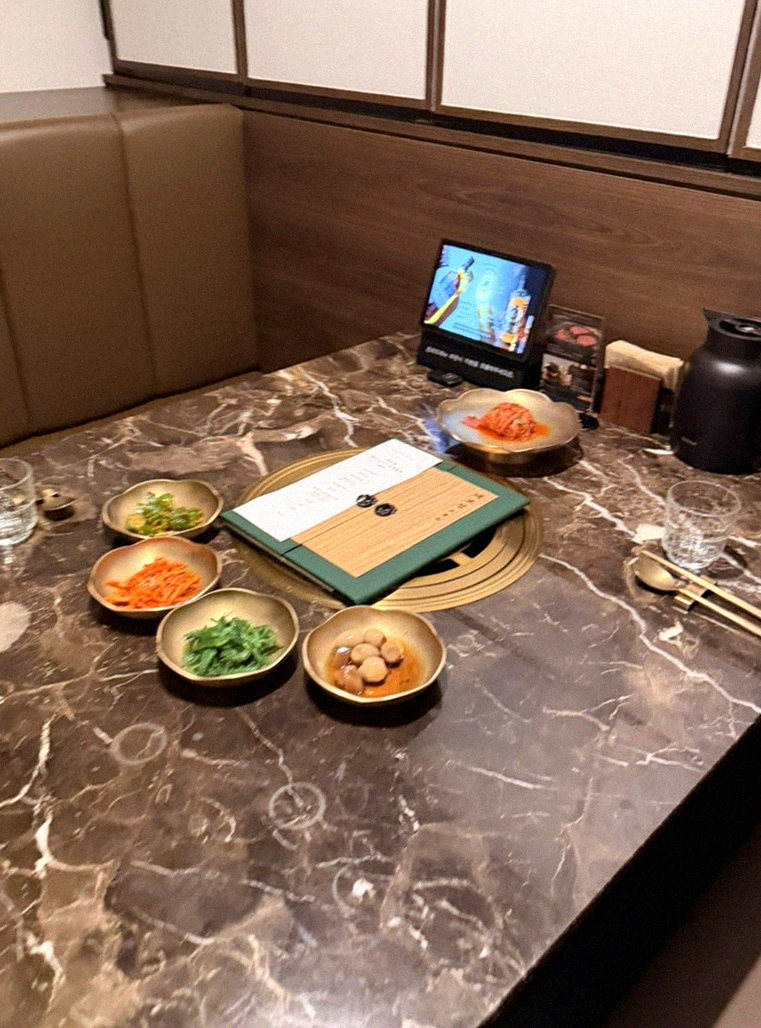 DAEBOJUNG City Hall · the full Hanwoo omakase table