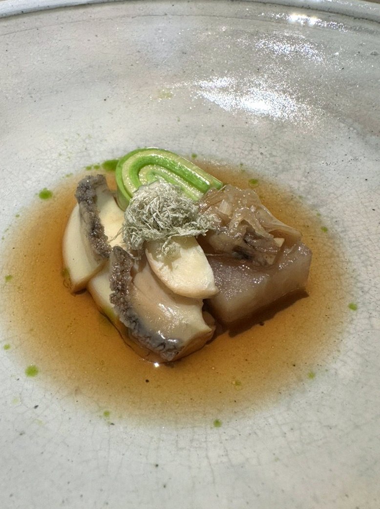 WOOARA Yeouido · seafood course served alongside the beef