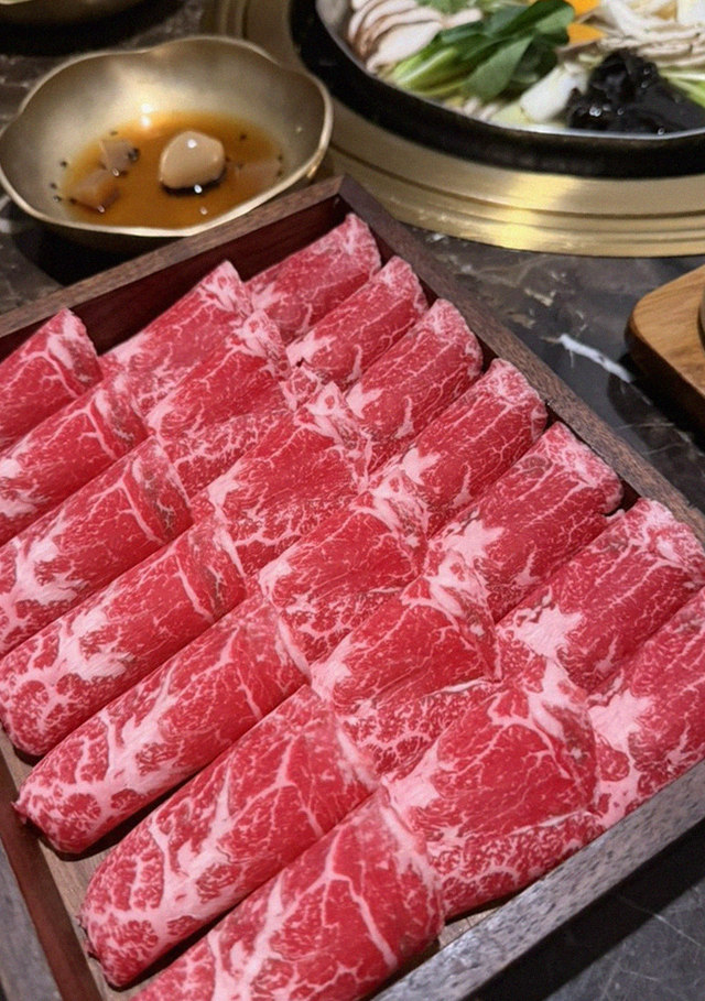 대보정 시청역점 · 광화문 회식 · 마블링이 살아있는 프리미엄 한우 쇼잉