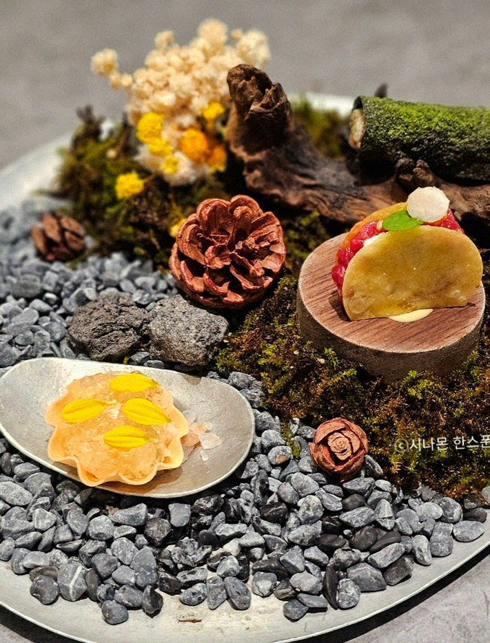 고우가 역삼점 강남 · 서울 고급 한정식 · 한 접시씩 정성껏 플레이팅된 한우 코스 요리