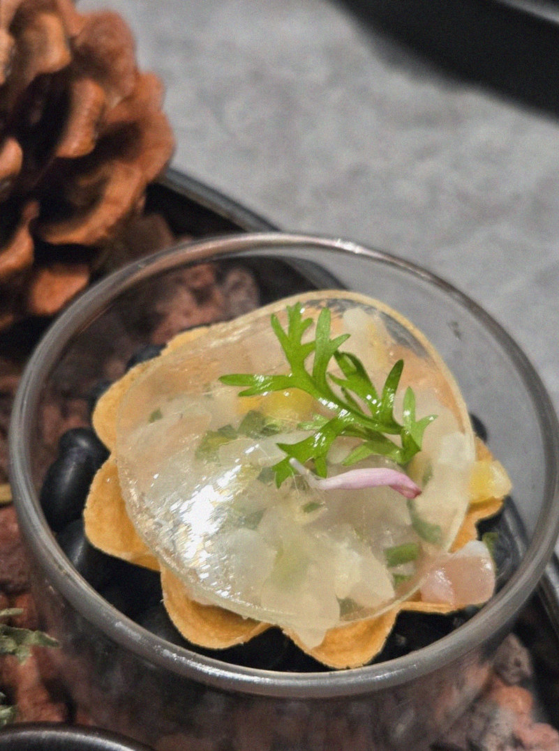 WOOHANA Jonggak · fresh Hanwoo beef tartare (yukhoe)