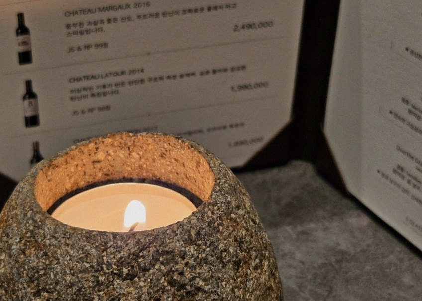 GOWOOGA Gangnam·Yeoksam · the signature Hanwoo showing — marbled beef cuts and caviar presented in a display chest