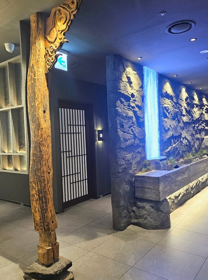 GOWOOGA Gangnam·Yeoksam · a private dining room — every table is a private room