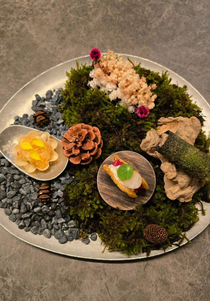 GOWOOGA Yeouido · コースに添えられる海鮮料理