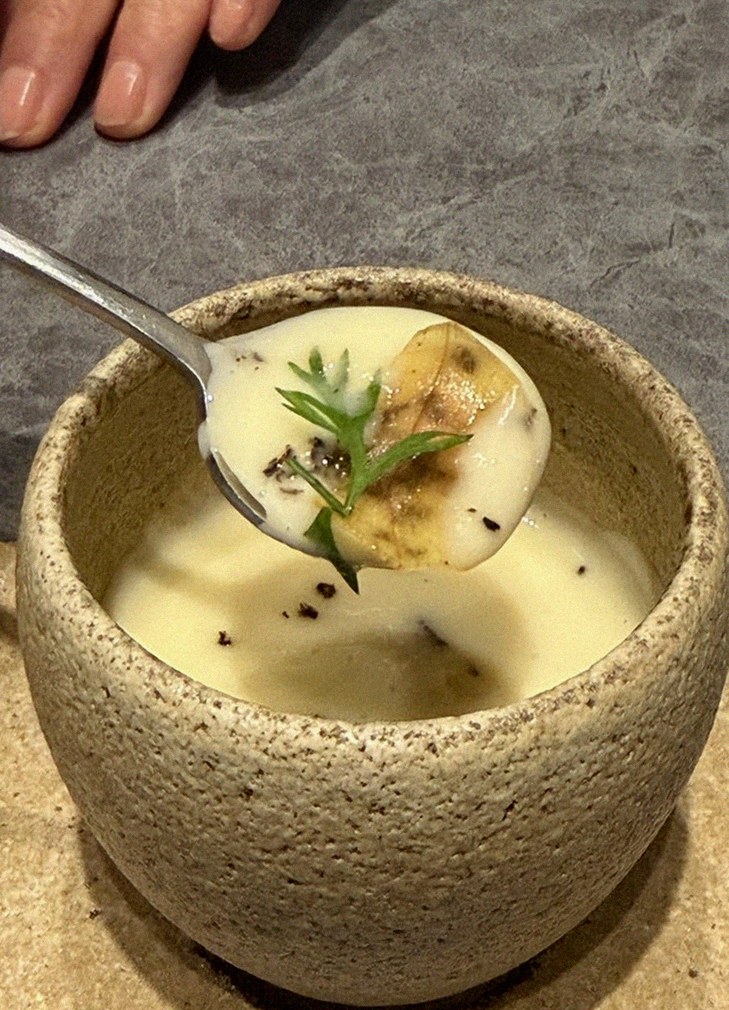 WOOHANA Jonggak · a warm soup to finish the course