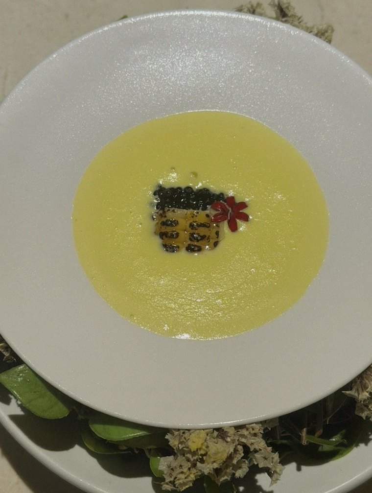 WOOARA Gwanghwamun · a plated course of Hanwoo beef