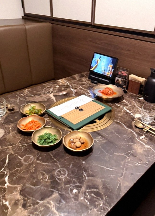대보정 시청역점 · 서울 한우오마카세 맛집 · 한 상 가득 차려진 한우 오마카세 코스