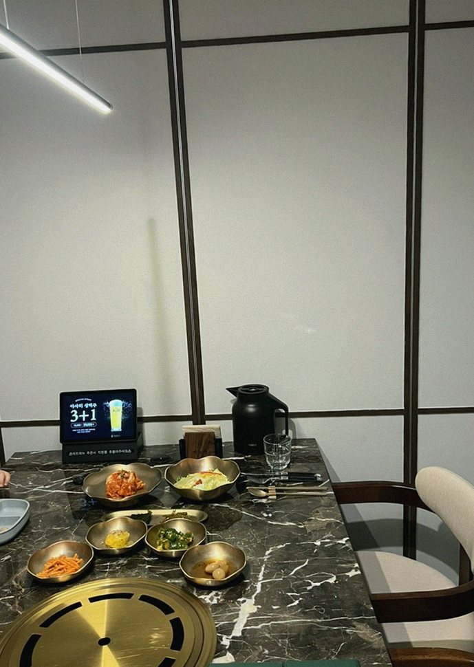 DAEBOJUNG City Hall · the full Hanwoo omakase table