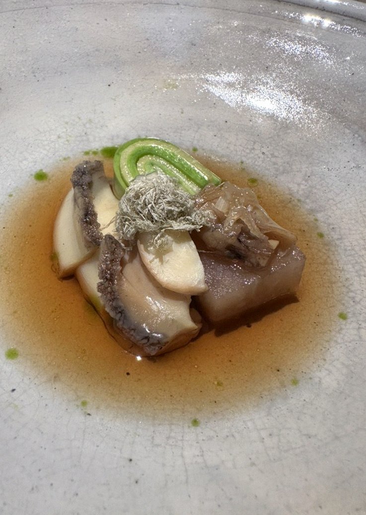 우아라 여의도점 · 여의도 더현대 맛집 · 코스에 곁들여지는 해산물 요리