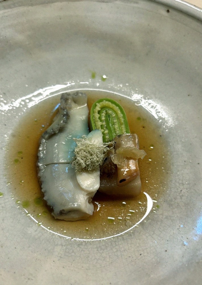 WOOARA Yeouido · seafood course served alongside the beef