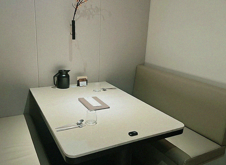 우아라 여의도점 · 샛강역 맛집 · 전 좌석 프라이빗 룸 내부 분위기
