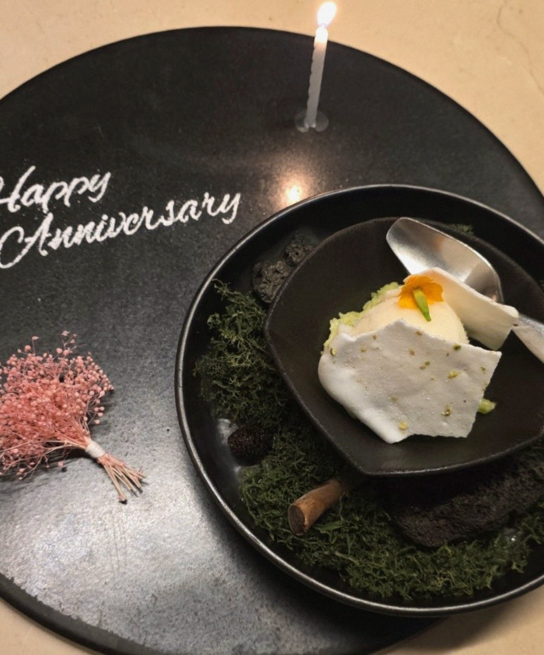 우아라 광화문점 · 경복궁역 맛집추천 · 신선한 한우 육회