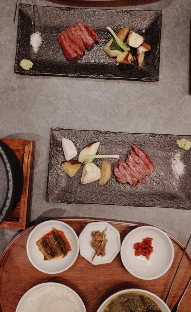 WOOHANA Yeouido · the signature Hanwoo showing — marbled beef cuts and caviar presented in a display chest