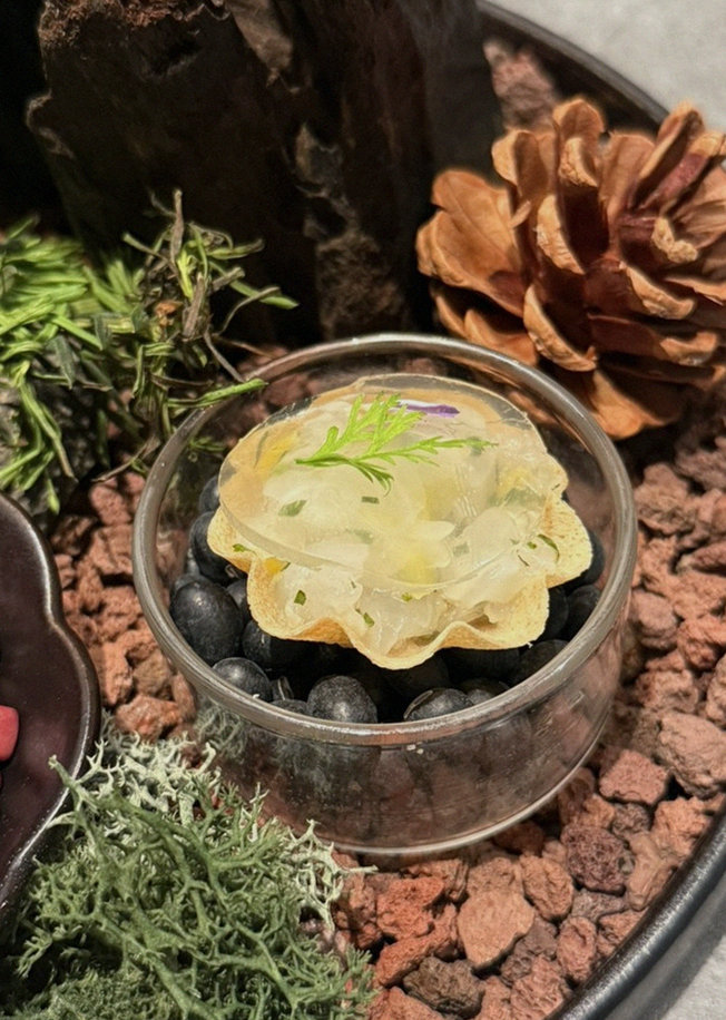 WOOHANA Yeouido · fresh Hanwoo beef tartare (yukhoe)