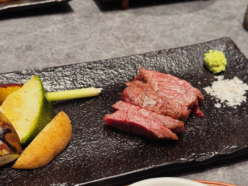 WOOHANA Yeouido · fresh Hanwoo beef tartare (yukhoe)