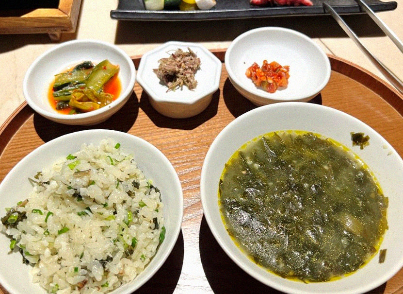 WOOARA Gwanghwamun · assorted Korean side dishes (banchan)