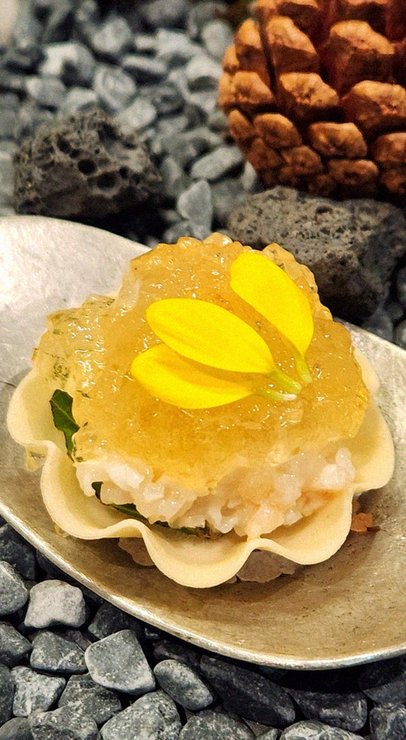 GOWOOGA Gangnam·Yeoksam · fresh Hanwoo beef tartare (yukhoe)