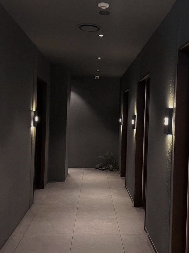 GOWOOGA Gangnam·Yeoksam · a private dining room — every table is a private room
