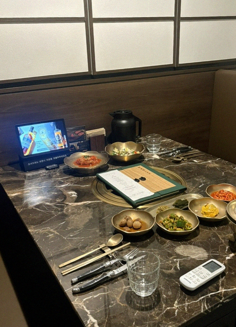 대보정 여의도점 · 여의도 오마카세 · 한 상 가득 차려진 한우 오마카세 코스