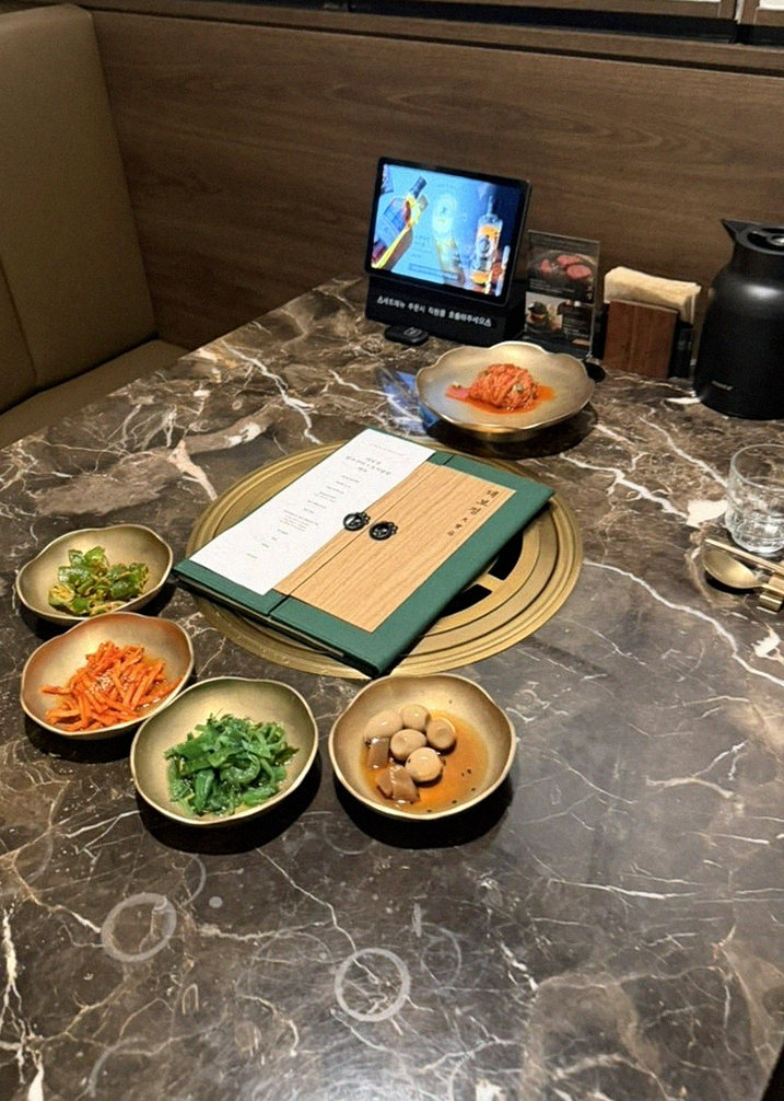 대보정 시청역점 · 서울 소고기오마카세 · 한 상 가득 차려진 한우 오마카세 코스
