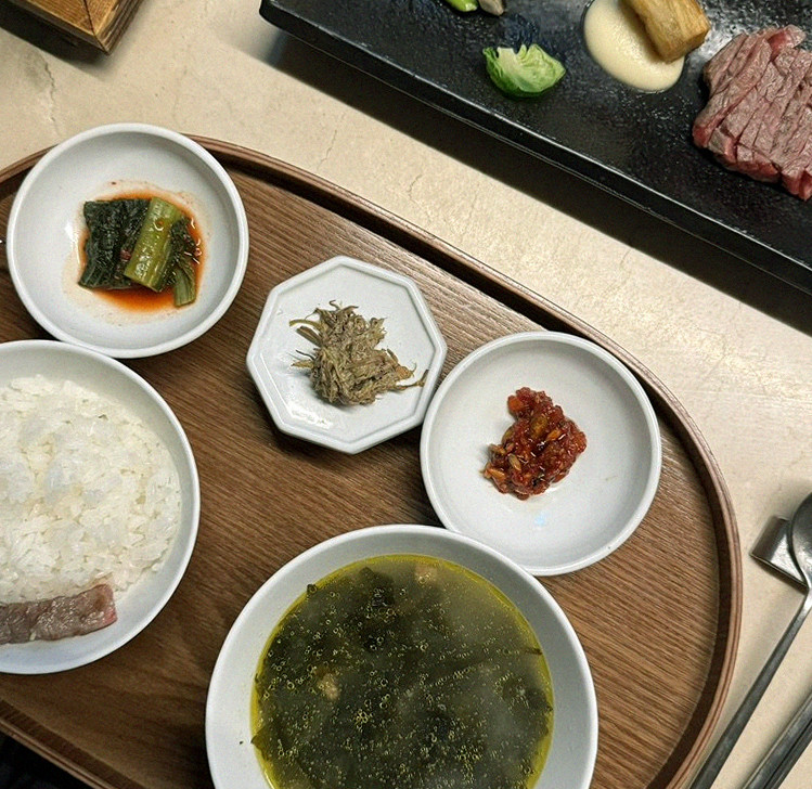 WOOARA Yeouido · assorted Korean side dishes (banchan)