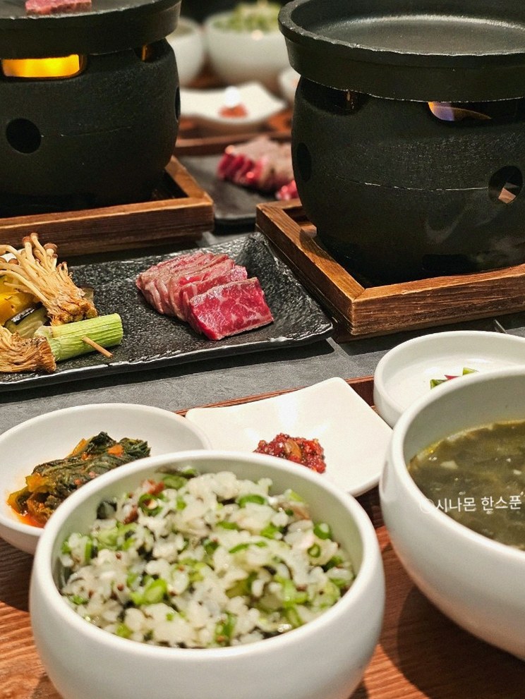 고우가 역삼점 강남 · 역삼동 점심맛집 · 정갈하게 차려진 반찬과 곁들임 찬