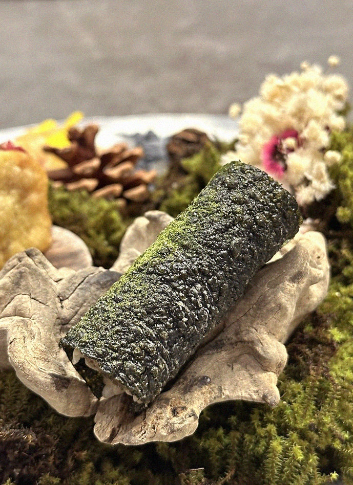 GOWOOGA Yeouido · the signature Hanwoo showing — marbled beef cuts and caviar presented in a display chest