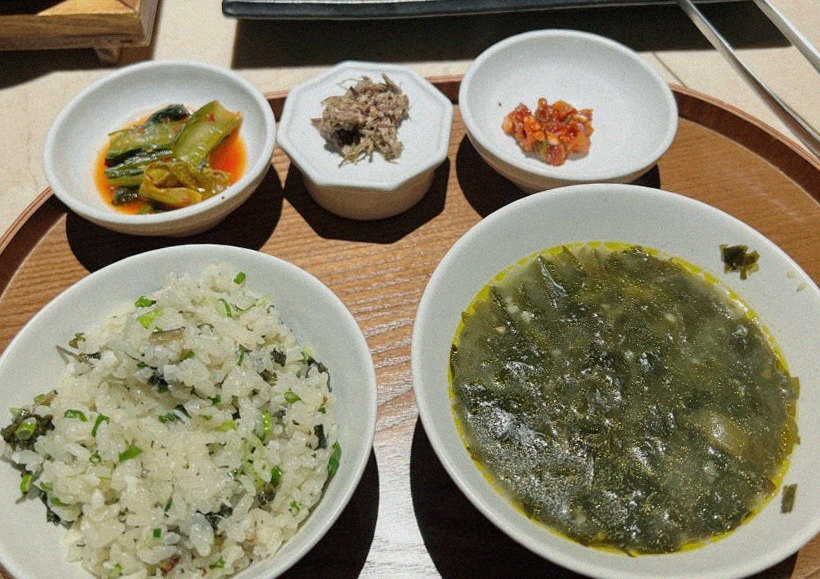 WOOARA Yeouido · assorted Korean side dishes (banchan)