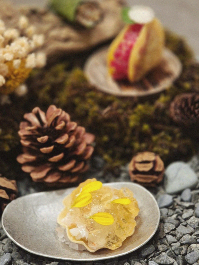 GOWOOGA Gwanghwamun · fresh Hanwoo beef tartare (yukhoe)