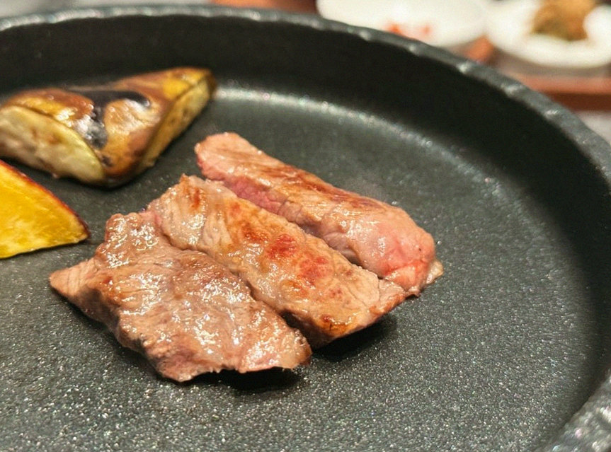 우하나 종각역점 · 서울역 맛집 광화문 맛집 · 비장탄 그릴 위에서 익어가는 한우