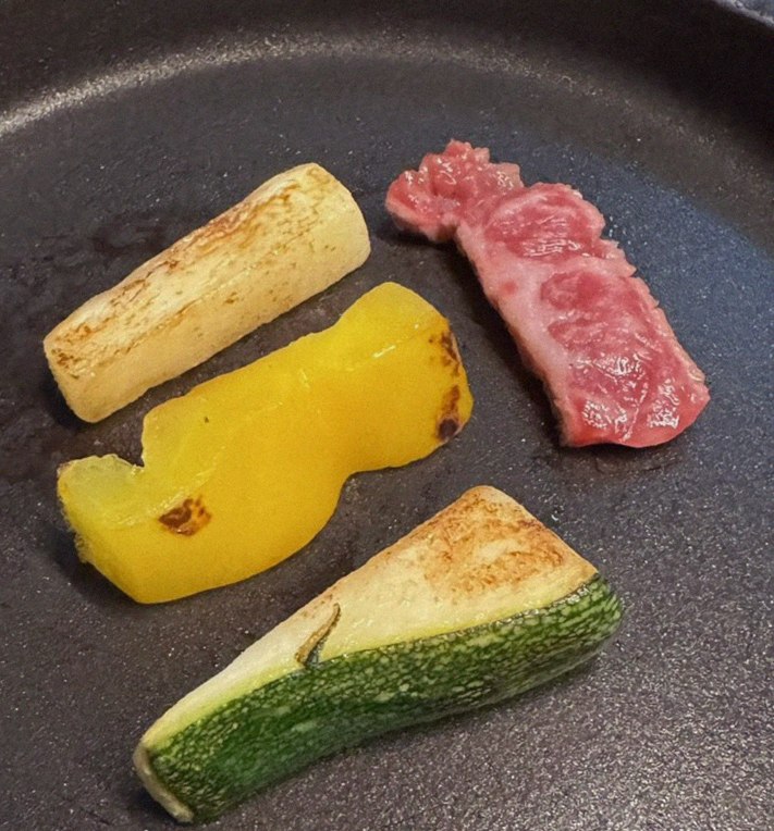 WOOARA Gwanghwamun · fresh Hanwoo beef tartare (yukhoe)