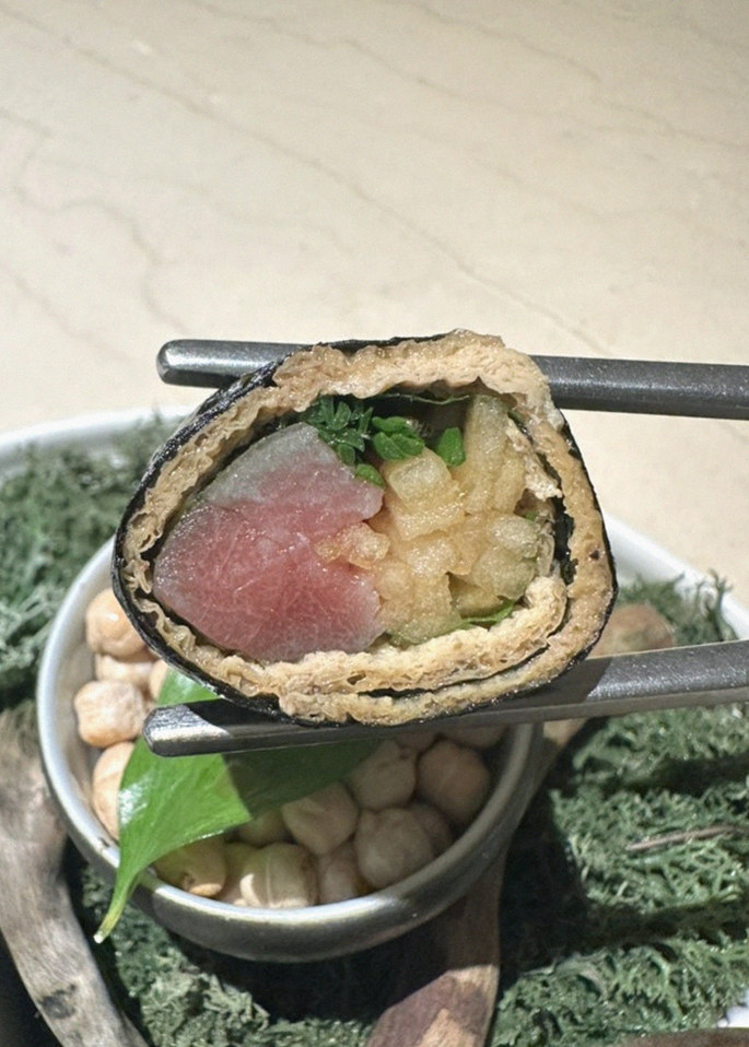 WOOARA Gwanghwamun · fresh Hanwoo beef tartare (yukhoe)