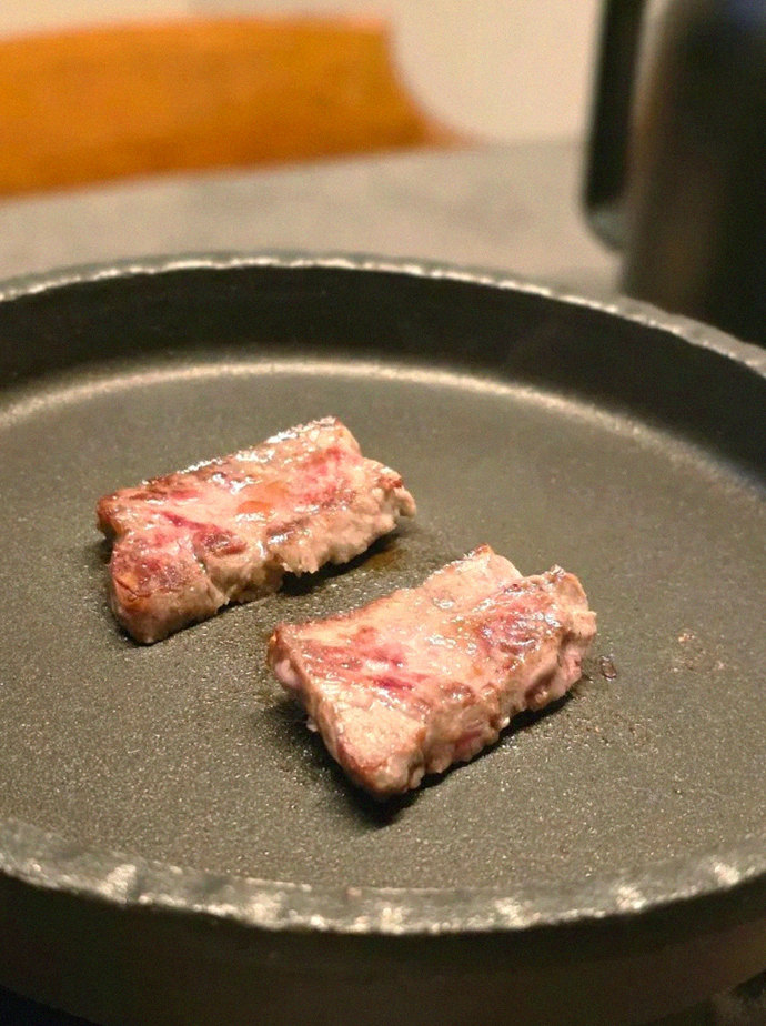 고우가 여의도점 · 서울 한우오마카세 · 마블링이 살아있는 프리미엄 한우 쇼잉