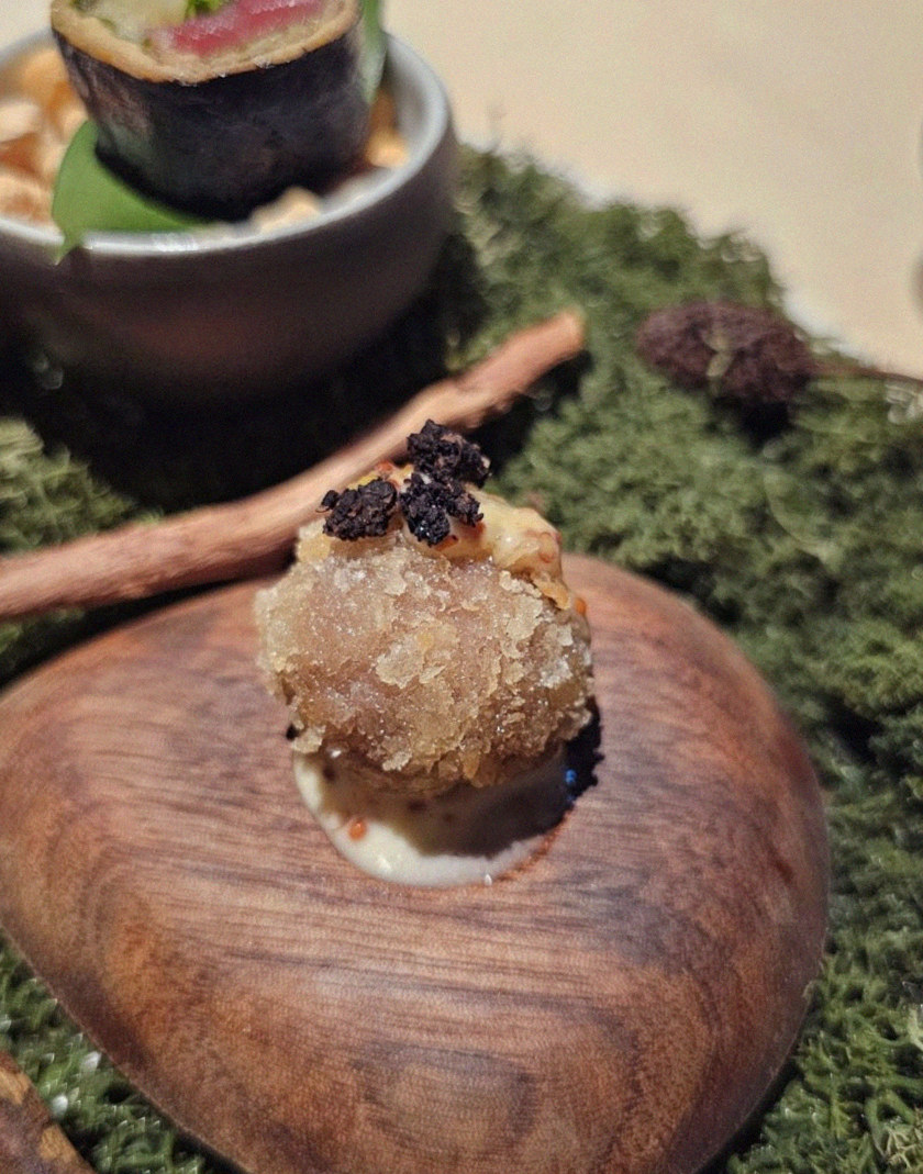 WOOARA Gwanghwamun · fresh Hanwoo beef tartare (yukhoe)