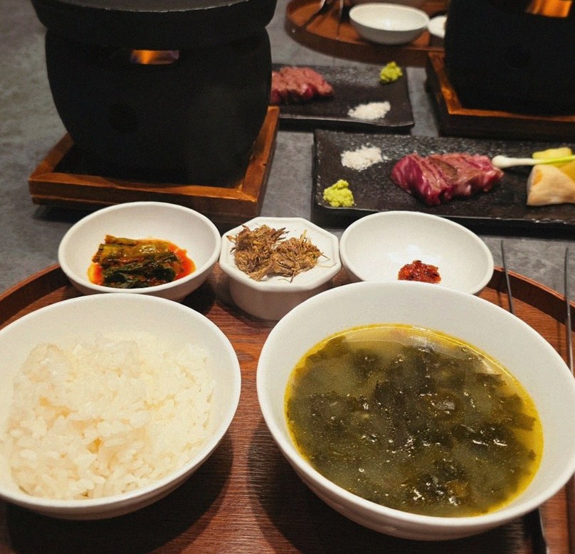 WOOHANA Jonggak · assorted Korean side dishes (banchan)