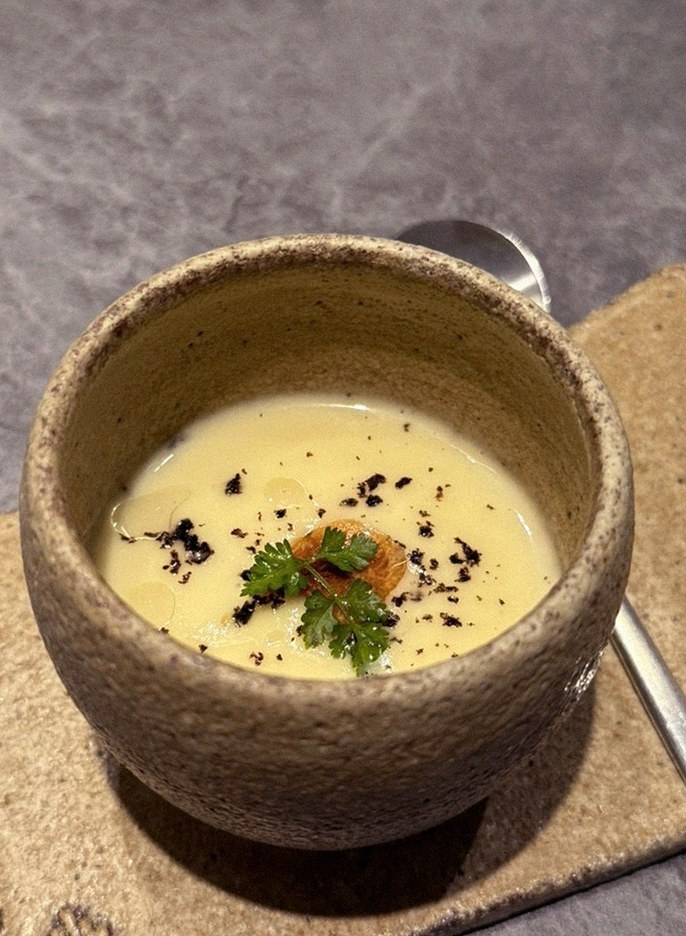 WOOHANA Jonggak · a warm soup to finish the course