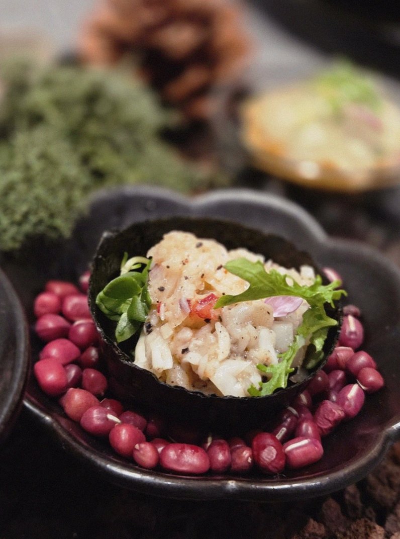 WOOHANA Jonggak · fresh Hanwoo beef tartare (yukhoe)
