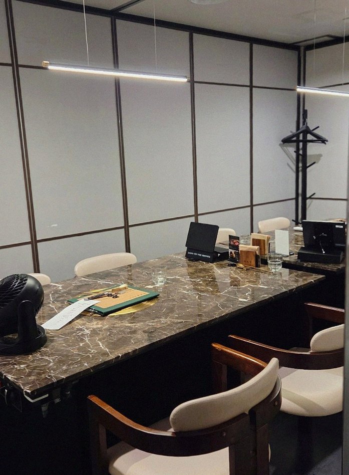 DAEBOJUNG City Hall · a private dining room — every table is a private room