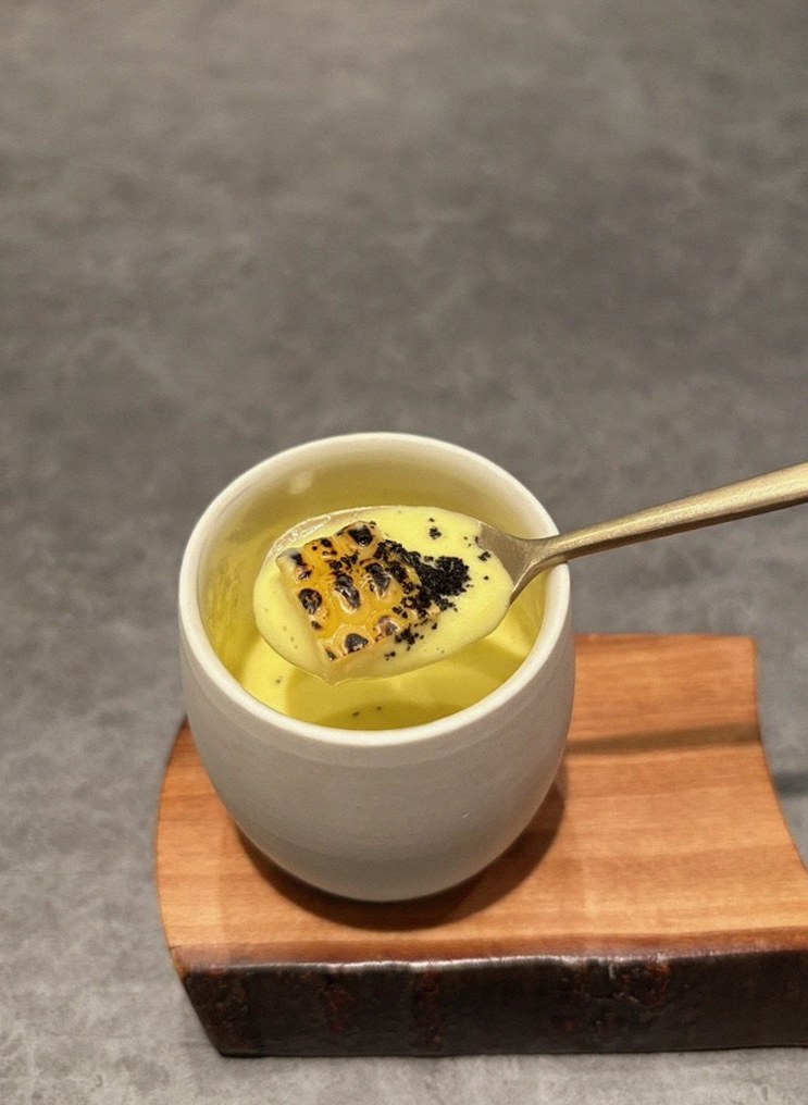 GOWOOGA Gangnam·Yeoksam · fresh Hanwoo beef tartare (yukhoe)