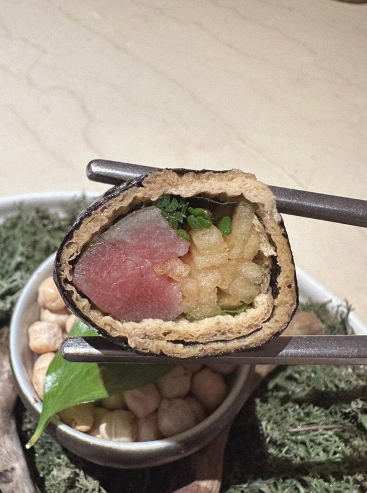 우아라 여의도점 · IFC몰 맛집 · 신선한 한우 육회