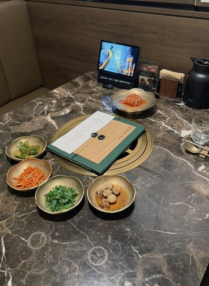 DAEBOJUNG Yeouido · the full Hanwoo omakase table